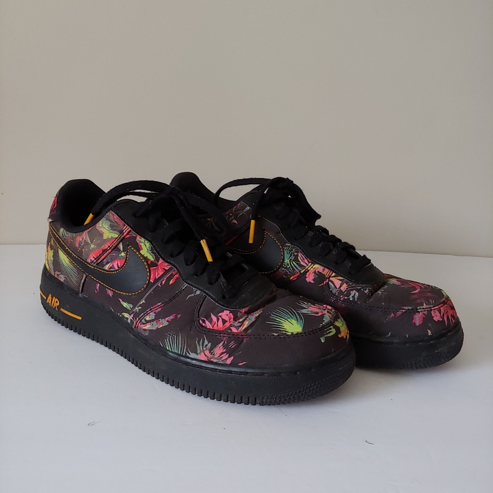 Nike Air Force 1 Low 07 LV8 Floral Print Size 9